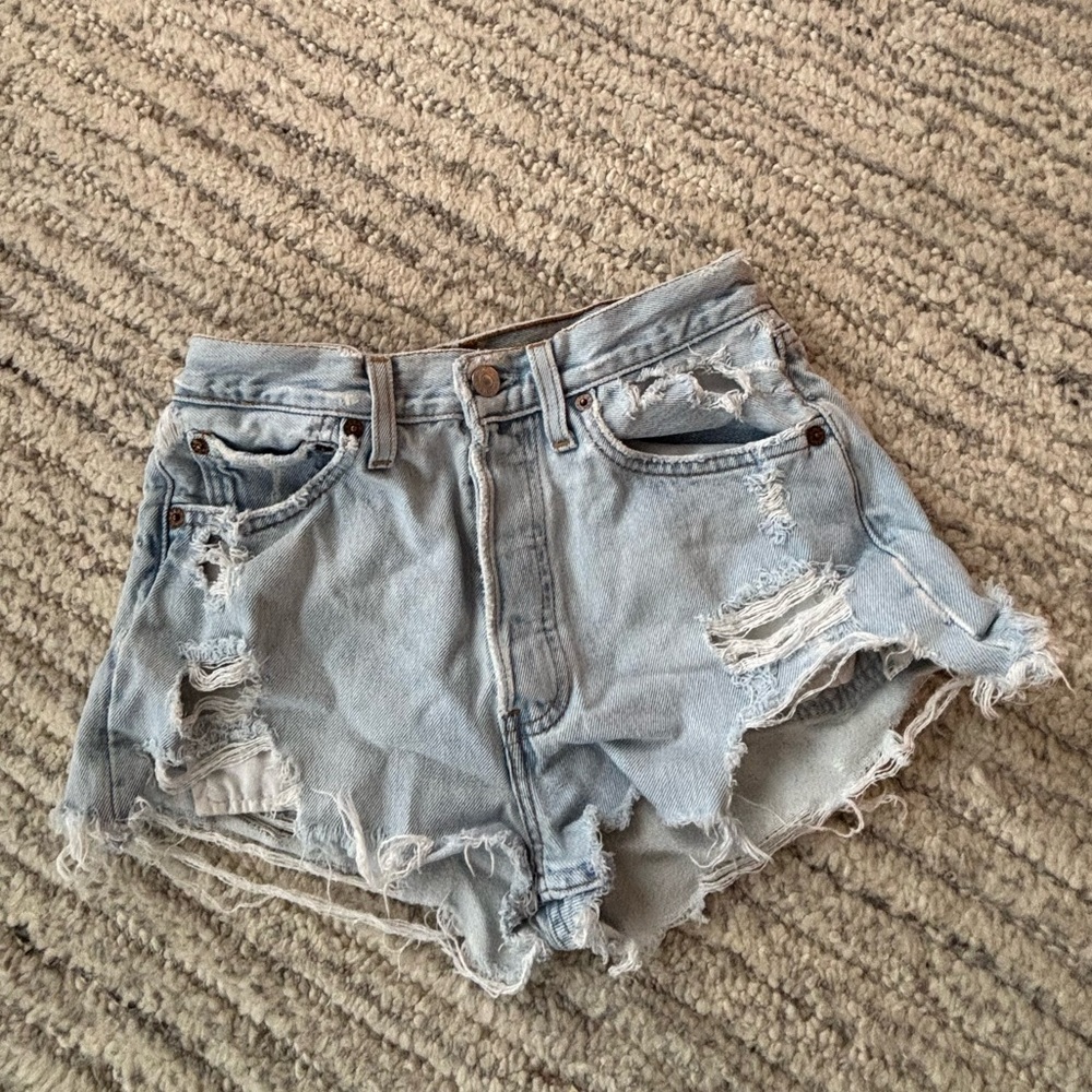 Vintage Levi Distressed Denim Shorts size 24